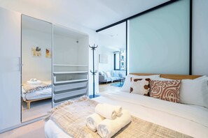 1 bedroom, desk, iron/ironing board, WiFi