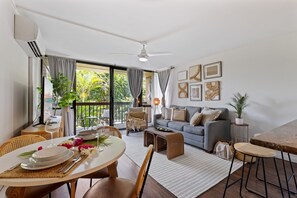 Smart TV, books - Perch - Maui Vista 322: Ocean Palms Oasis | Remodeled, Prime Location (Kihei)