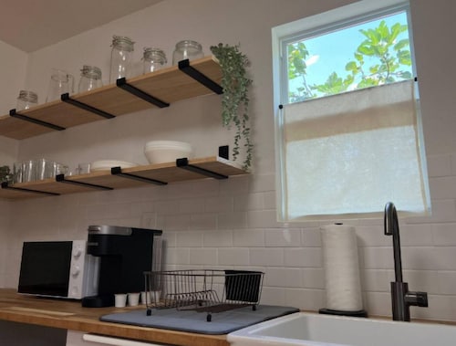 Serene 2BR 1BA Residence in Peaceful San Antonio