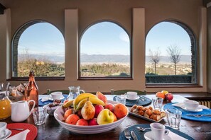 Dining - Villa Bellostare - Cantagrillo ,Tuscany (Cantagrillo)