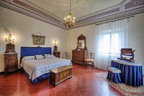 4 dormitoris, planxa i posts de planxar i wifi