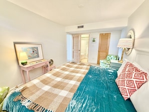 3 bedrooms, desk, WiFi