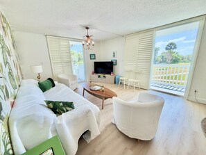 TV - Ocean Oasis at Saturn - Beach Access and Pool (Cocoa Beach)