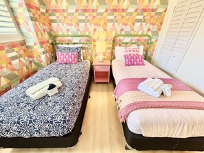 3 bedrooms, desk, WiFi