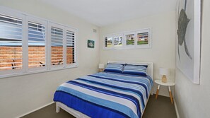2 bedrooms, iron/ironing board - South Strand 2 - Beachfront (Avoca Beach)