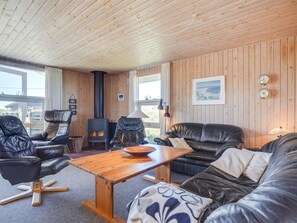 TV, fireplace, DVD player