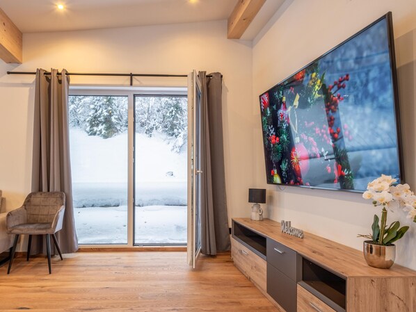 Interior - Luxurious chalet in the centre, ski bus nearby (Fieberbrunn)