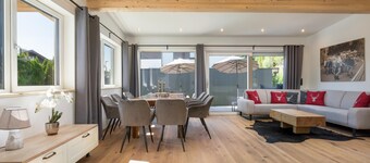 Luxurious chalet in the centre, ski bus nearby