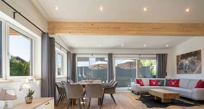 Luxurious chalet in the centre, ski bus nearby