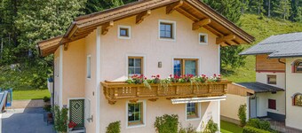 Large apartement, 2 car-minutes from ski lift