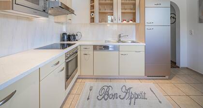 Large apartement, 2 car-minutes from ski lift