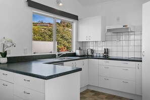 Réfrigérateur, micro-ondes, four, lave-vaisselle