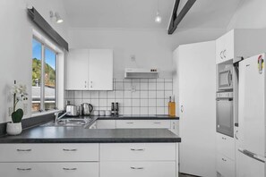 Frigorifero, microonde, forno, lavastoviglie