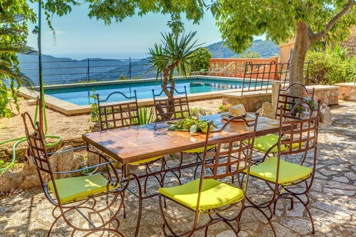Finca 'Sa Cabana Vella Fornalutx' mit Bergblick, Pool und Wi-Fi