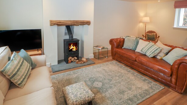 Unclassified image, 1 of 32, button - Cobble Cottage (Keswick)