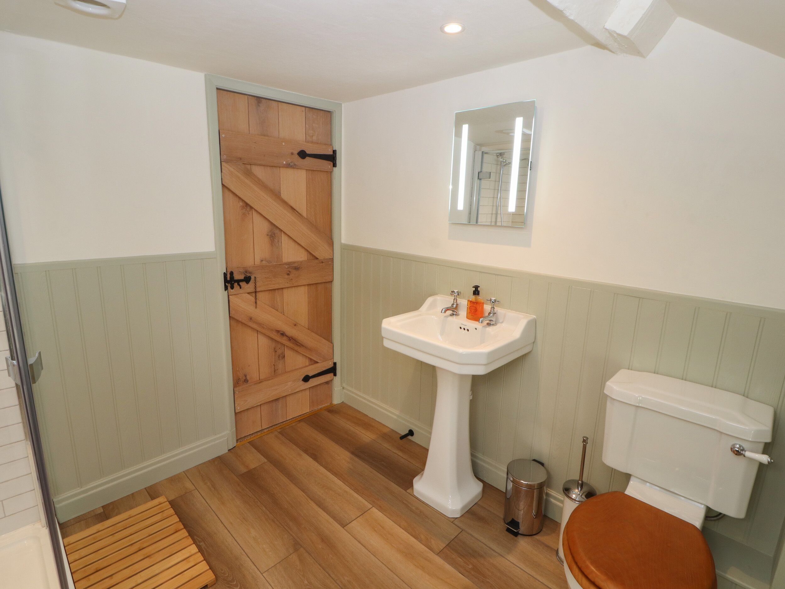 Cottage | Bathroom | Shower