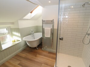 Cottage | Bathroom | Shower