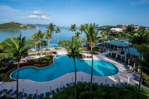 A heated pool - Luxurious 2 Bedroom in St Thomas - Family Friendly Resort! (Nazareth)