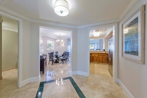 Interior - Luxurious 3 Bedroom in St Thomas - Family Friendly Resort! (Nazarteth)