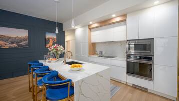 Refrigerador, horno, parrilla de estufa y lavavajillas