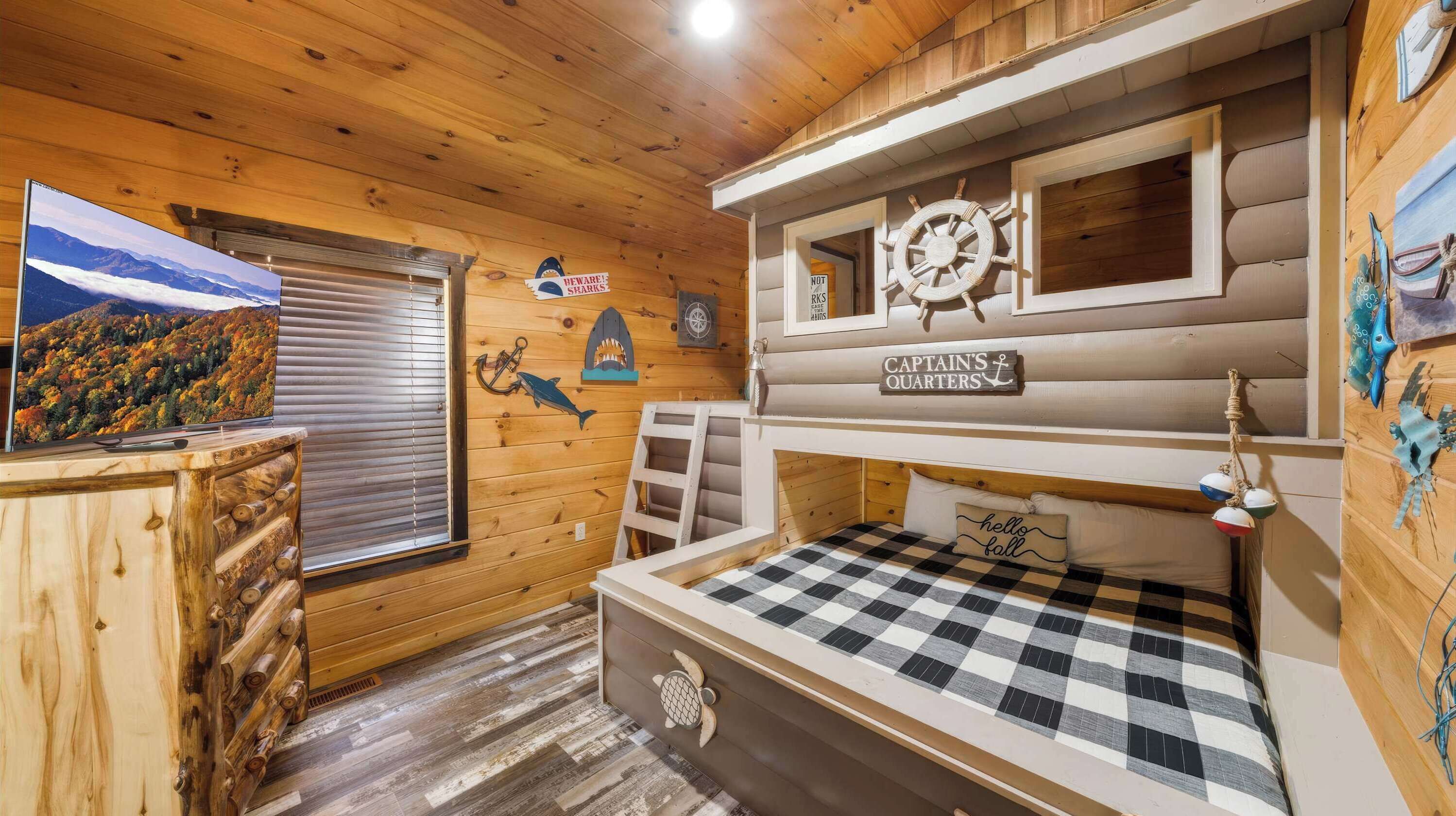 10 bedrooms, desk, iron/ironing board, travel cot