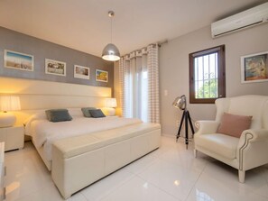 4 Schlafzimmer, Schreibtisch, Internetzugang