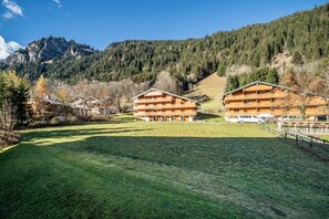 Exterior - Studio 'Châtel - At the Foot of Linga' with Mountain View and Balcony (Châtel)