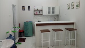Gambar tidak terklasifikasi, 3 dari 28, tombol