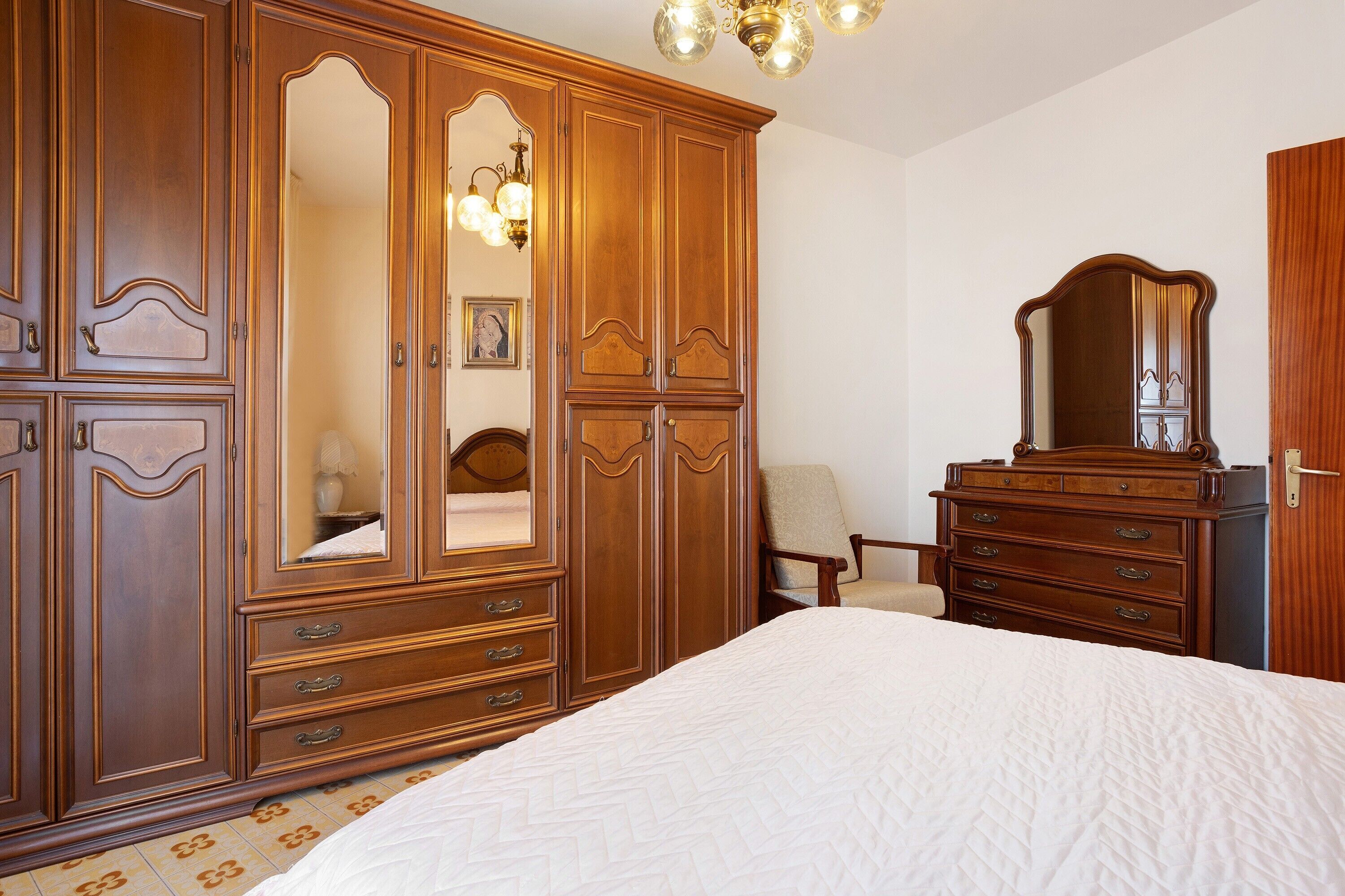 3 bedrooms, iron/ironing board, free WiFi, bed sheets