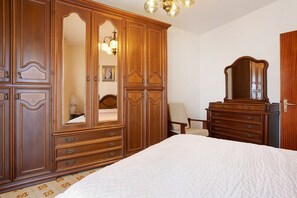 3 habitaciones, tabla de planchar con plancha y wifi gratis 