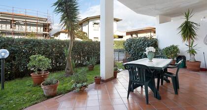 Holiday Home 'Casa Delle Ortensie' with Private Terrace, Private Garden and Wi-Fi