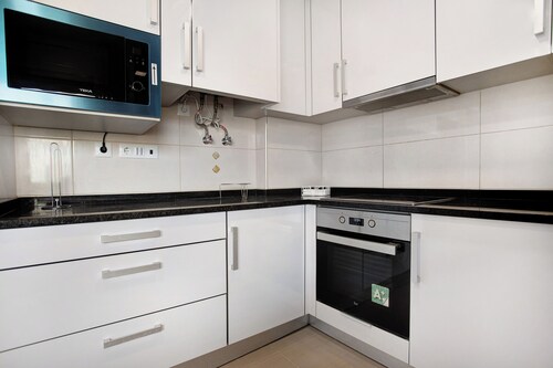 Apartment 'A O - Apartamento Gâmboa' with Sea View, Shared Terrace and Wi-Fi