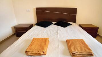 3 habitaciones, tabla de planchar con plancha y wifi gratis