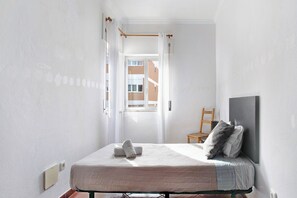 3 soverom, strykejern/-brett, wi-fi (inkludert) og sengetøy