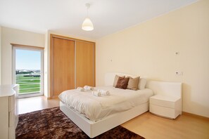 3 habitaciones, tabla de planchar con plancha y wifi gratis 