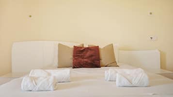 3 bedrooms, iron/ironing board, free WiFi, bed sheets