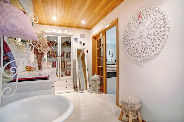 Interior - Apartment 'Casa Da Mãe Maria' with Sea View, Shared Terrace and Wi-Fi (Buarcos)