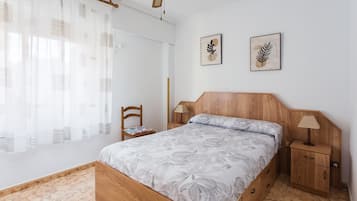 1 bedroom, iron/ironing board, free WiFi, bed sheets