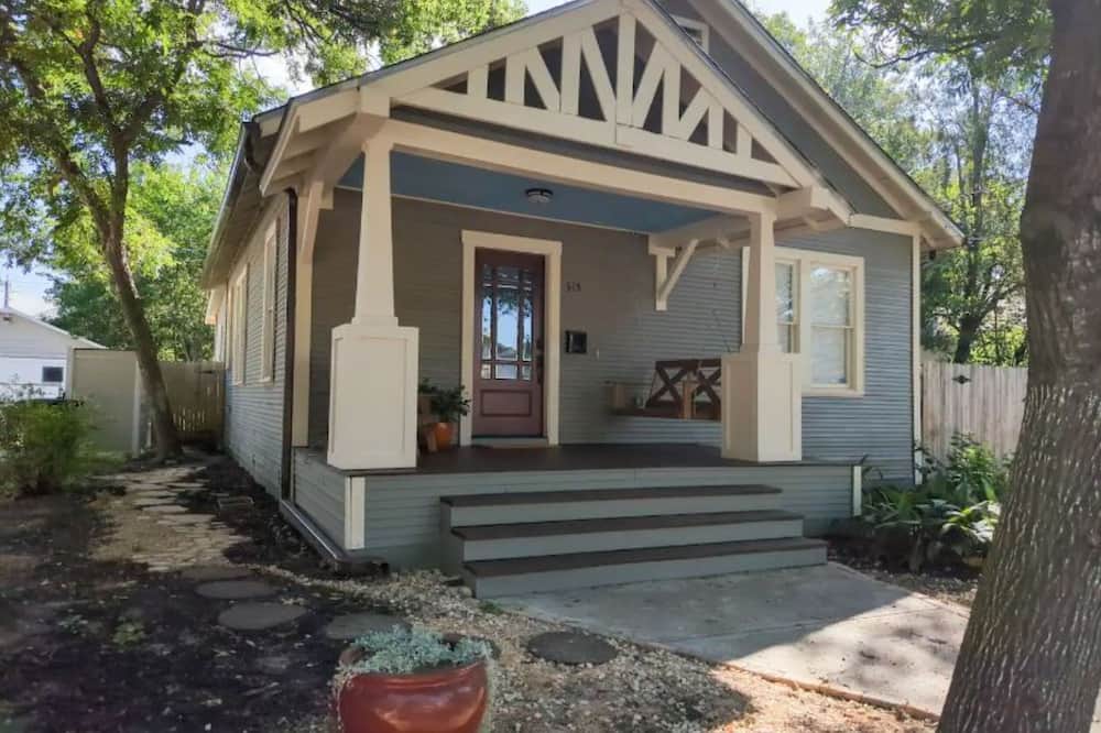 Charming Studio W/deck & Garden