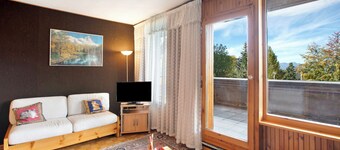 Holiday Apartment 'Ciel Bleu Pila' with Mountain View, Shared Garden & Balcony