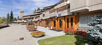 Holiday Apartment 'Ciel Bleu Pila' with Mountain View, Shared Garden & Balcony