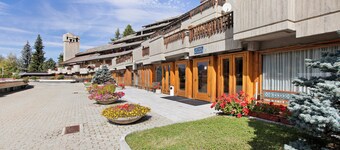 Holiday Apartment 'Ciel Bleu Pila' with Mountain View, Shared Garden & Balcony