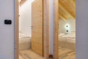 2 bedrooms, free WiFi, bed sheets - Holiday Apartment "Tobià De Pit" with Mountain View, Balcony & Wi-Fi (Soraga)