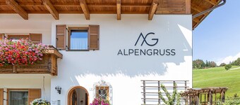 Apartment 'Alpengruss Terra' with Mountain View, Shared Garden and Wi-Fi