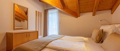 1 dormitori, wifi gratuïta i roba de llit