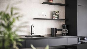 Kühlschrank, Ofen, Herdplatte, Geschirrspüler