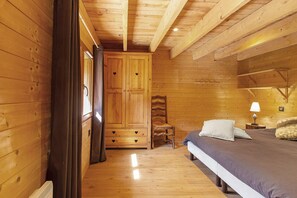 3 chambres, fer et planche à repasser, Wi-Fi gratuit