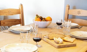 Dining - Holiday Apartment "Gite L'Esquirol" with Mountain View, Shared Garden & Wi-Fi (Belvédère)