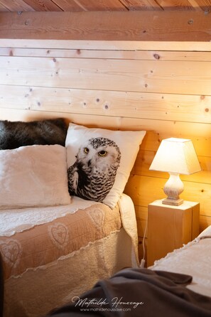 2 bedrooms, iron/ironing board, free WiFi, bed sheets - Holiday Apartment "Gte T3 Le Balarino - Mercantour1" with Mountain View, Shared Garden & Wi-Fi (Belvédère)