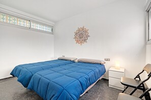 4 habitaciones, tabla de planchar con plancha y wifi gratis 